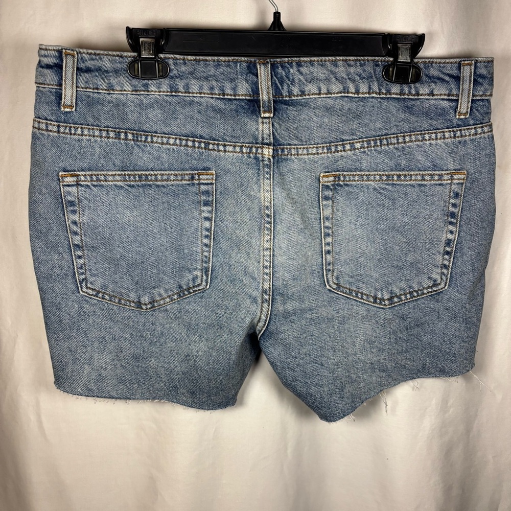 Asos Design Women's Denim Raw Hem Shorts 90s Mid Wash Blue Size 36 Festival Boho - Picture 3 of 7